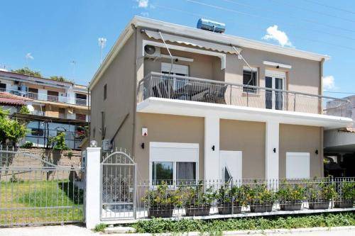Nea Iraklia House | 100 m² House ∙ 3 bedrooms ∙ 8 guests