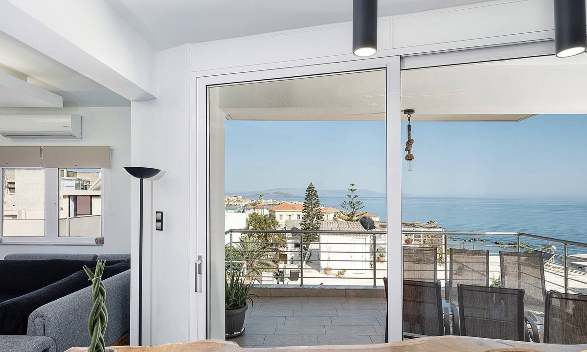 Halepa Apartment | 15'min walk from the center