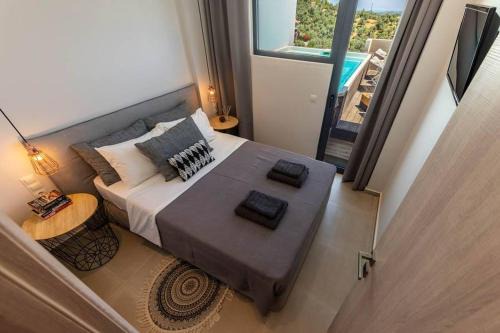 Katsarou Apartment | 2br Suite White gea with private pool no01