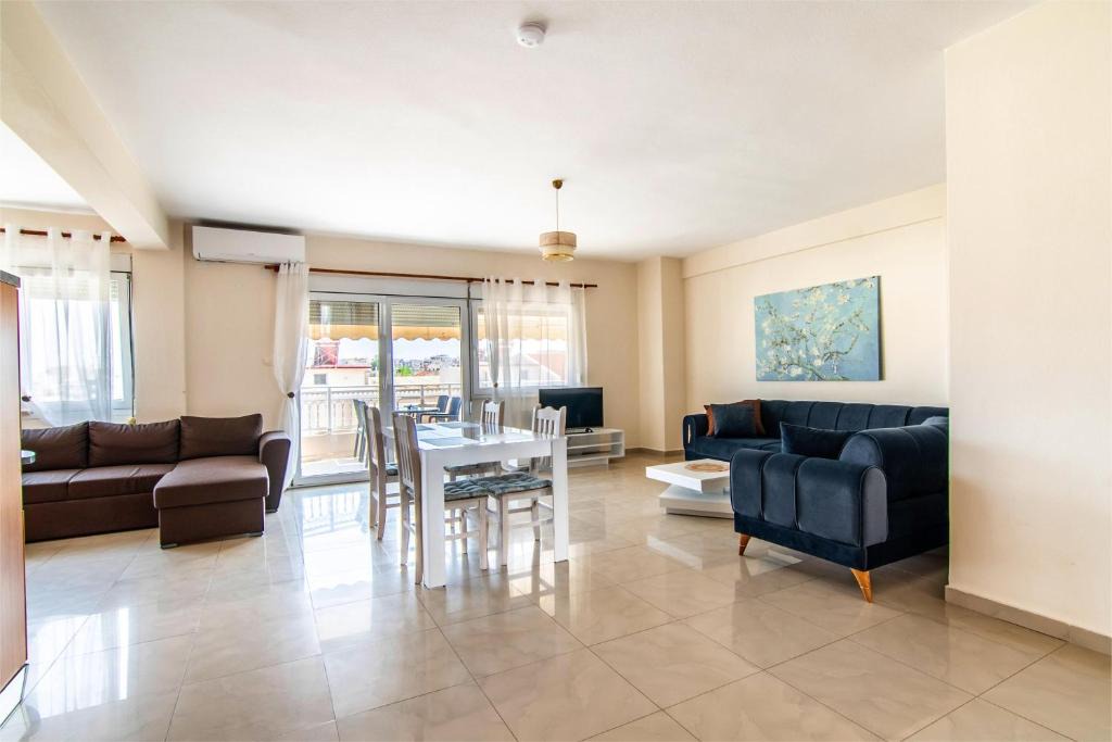 Alexandroupoli Apartment | 3 Bedroom Apartment, Easy Parking