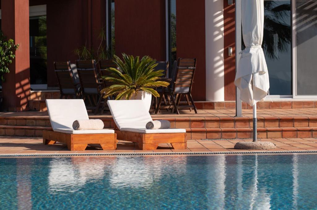 Chalcis Villa | 3 Palm Villa