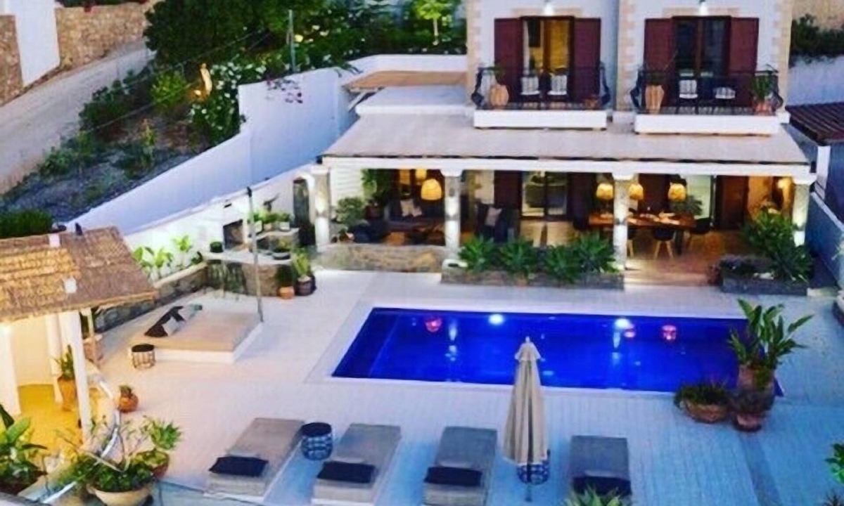 Vlicha Villa | 4th - 15th August 2026 currently available. Diary open for 2027 & 2028