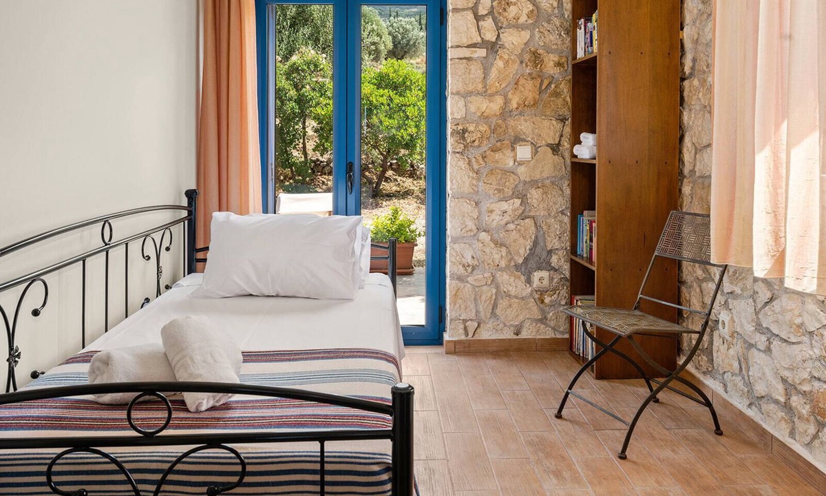 Leivathos Villa | 5 bedroom Stone Villa in Trapezaki