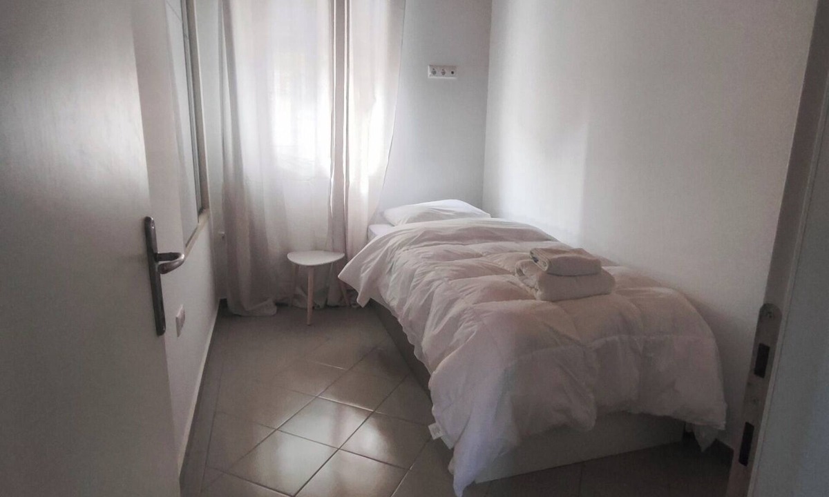 Molos Apartment | A central two bedroom apartment at Lefkimmi with all modern facilities.