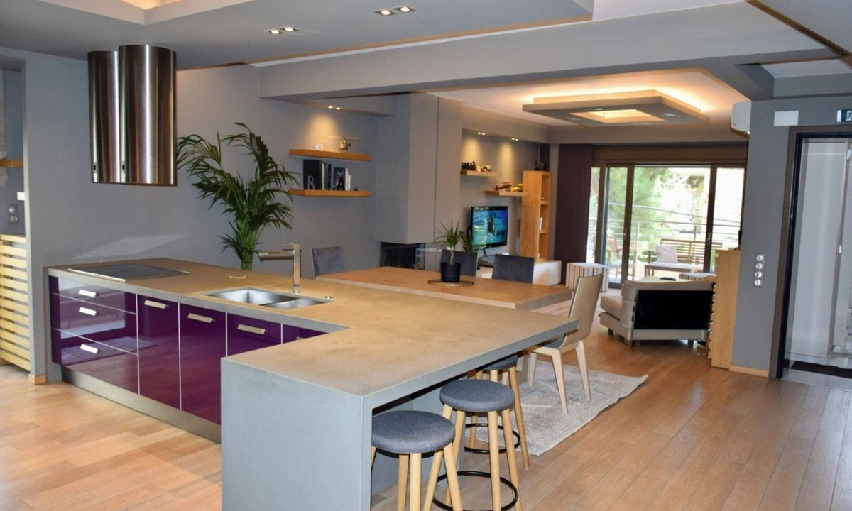 Nea Ionia Apartment | A modern famly 2store apartment near city center with easy access to metro.