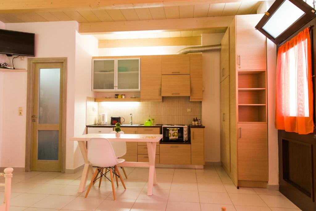 Old Town Rethymnon Apartment | AC Homes Christos