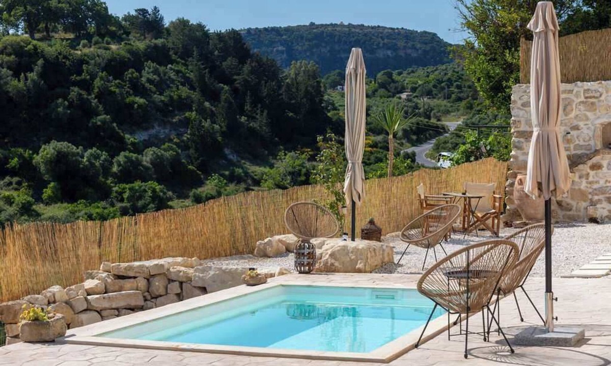 Amnatos Apartment | Aerida GuestHouse Of Stone, Maria & Natalia Suites