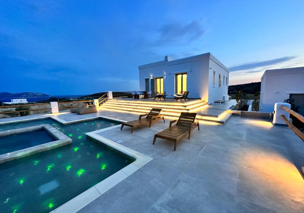 Koufonisia Villa | Aeris suites pori jacuzzi villa