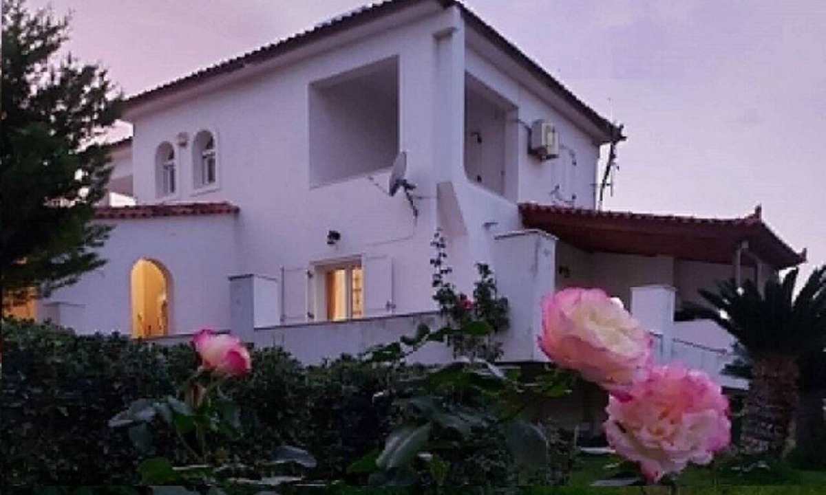 Kokkoni Cottage | Aethera Maisonette Family-Friendly Maisonette with Large Garden & BBQ in Kokoni
