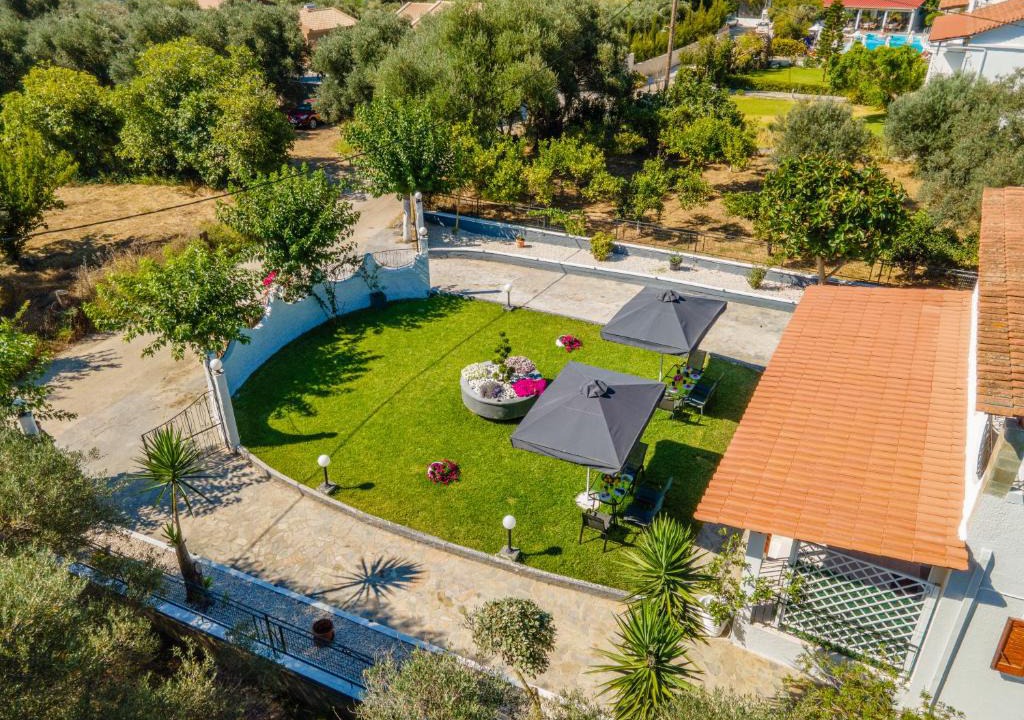 Svoronata Apartment | Afroditi Holiday Home - Yellow Apartment