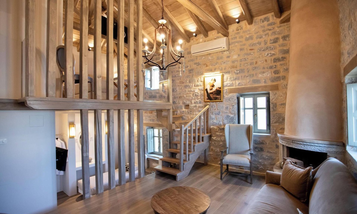 Karavostasi House | Akrolithi Guesthouse