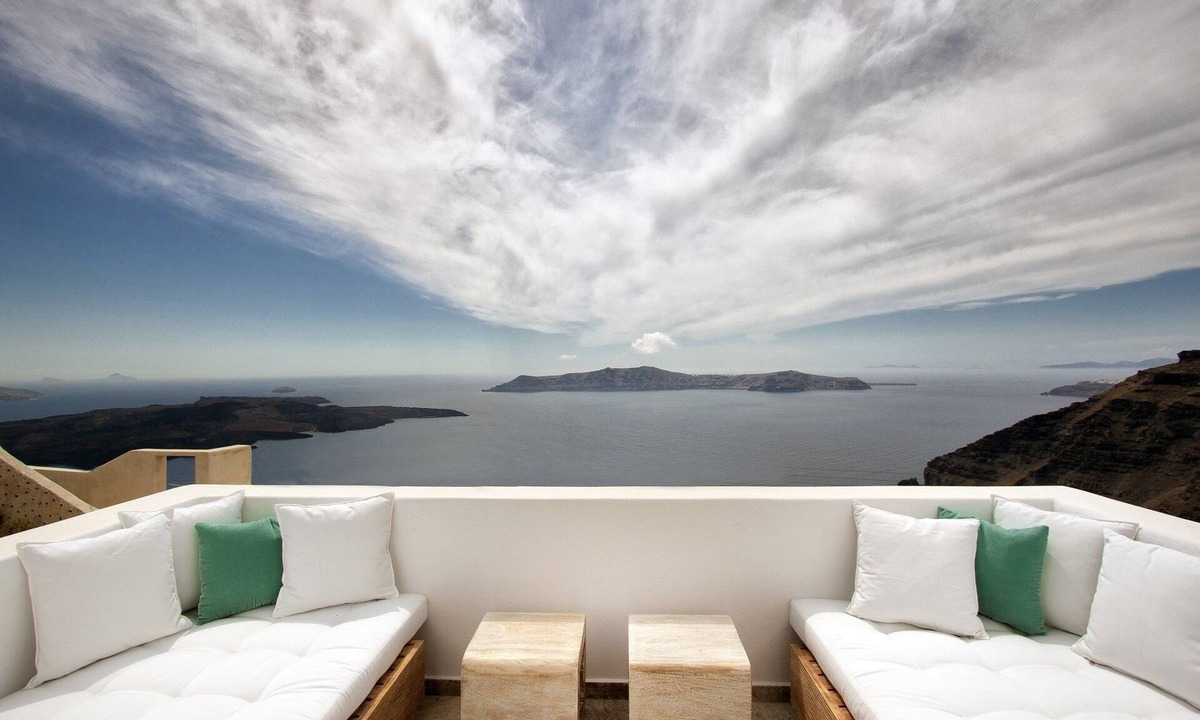 Fira House | Allure Suites