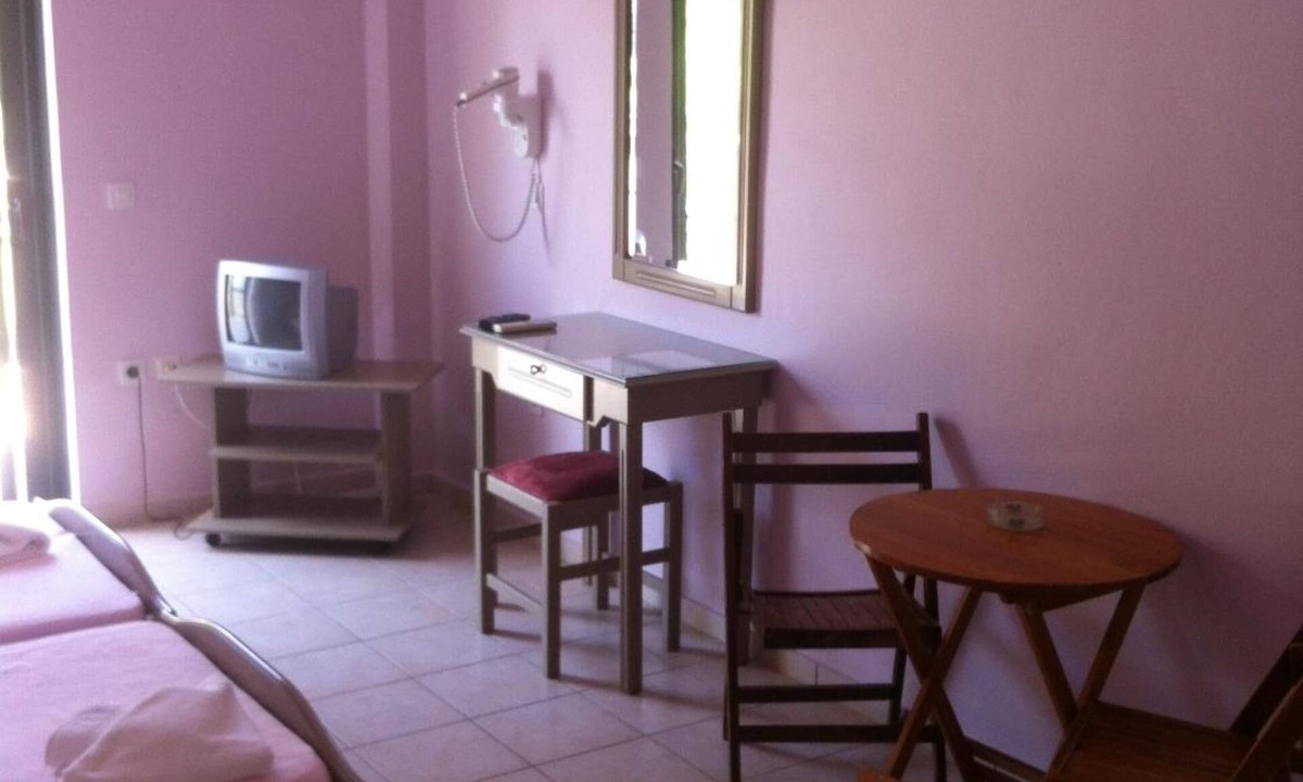 Kalogria Apartment | Amalia Hotel