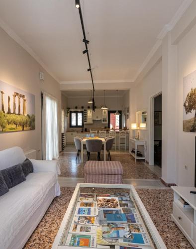 Kalamata Villa | Angelinas Quarters - Kalamata Mediterranean Villas