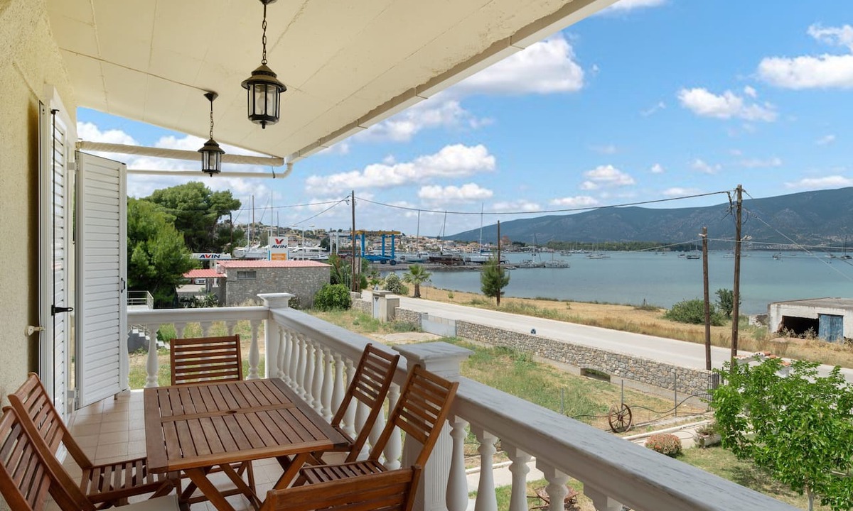 Kilada Apartment | Apartment 'Blue Horizon' with Sea View, Wi-Fi and Air Conditioning