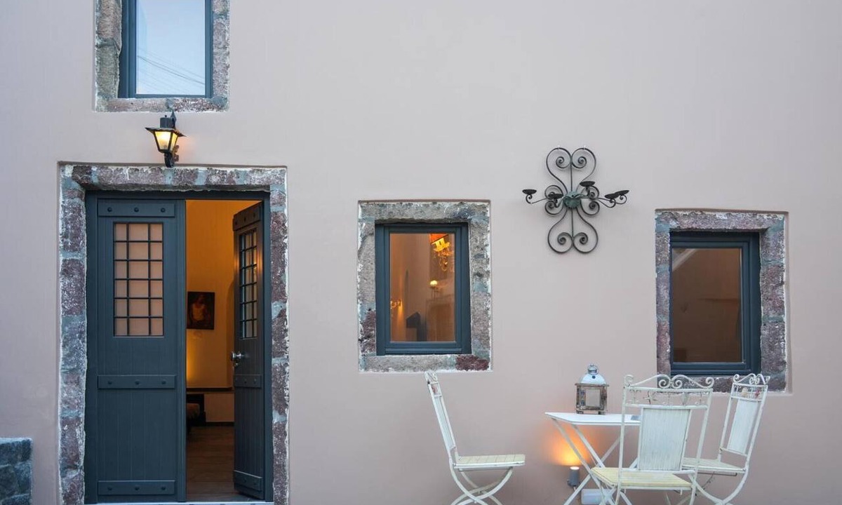 Emporio Apartment | Apartment 'One-Bedroom' with Wi-Fi and Air Conditioning