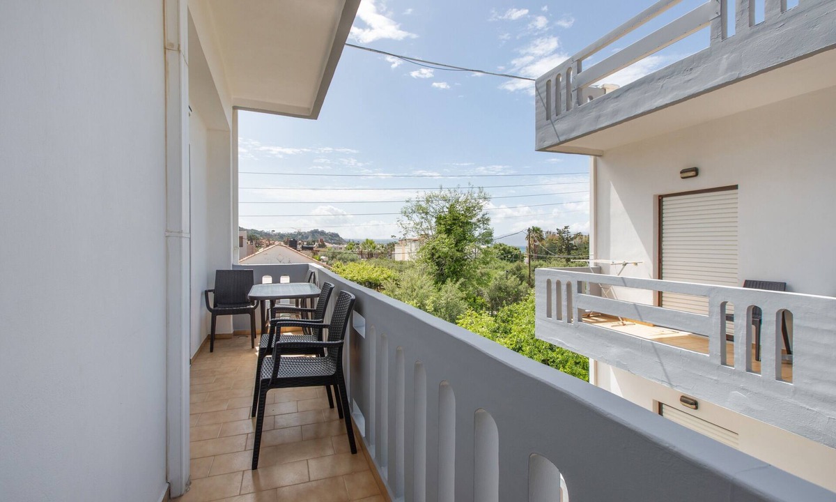 Agia Marina Apartment | Apartment 'Popi 2-Bedroom' with Mountain View, Wi-Fi and Air Conditioning
