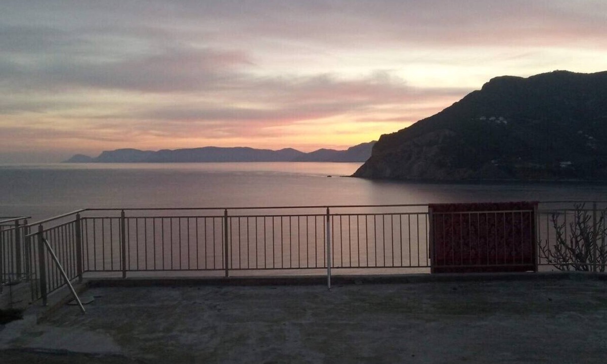Skopelos Town Apartment | Apartment 'Waves Of Millos 1' with Sea View, Wi-Fi and Air Conditioning