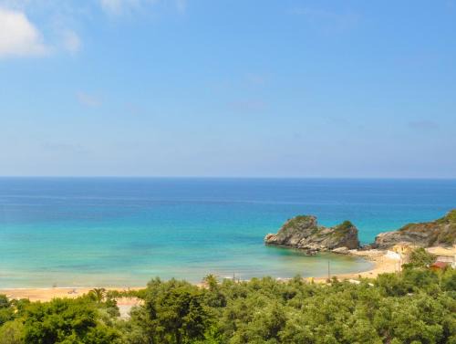 Parelia Apartment | Apartments with swimming pool and sea view - Pelekas Beach