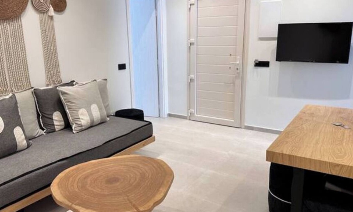 Tripiti House | Aristotle Suites, Aegle