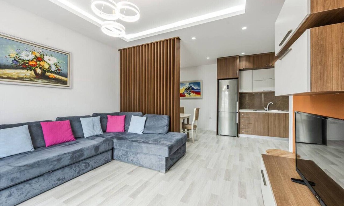 Vlore Apartment | Beachside Modern Apartment by PikHost