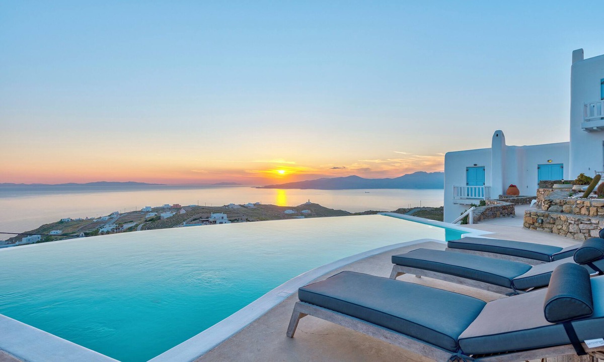 Faros Armenistis Apartment | Boutique Aquata suite with swimming pool