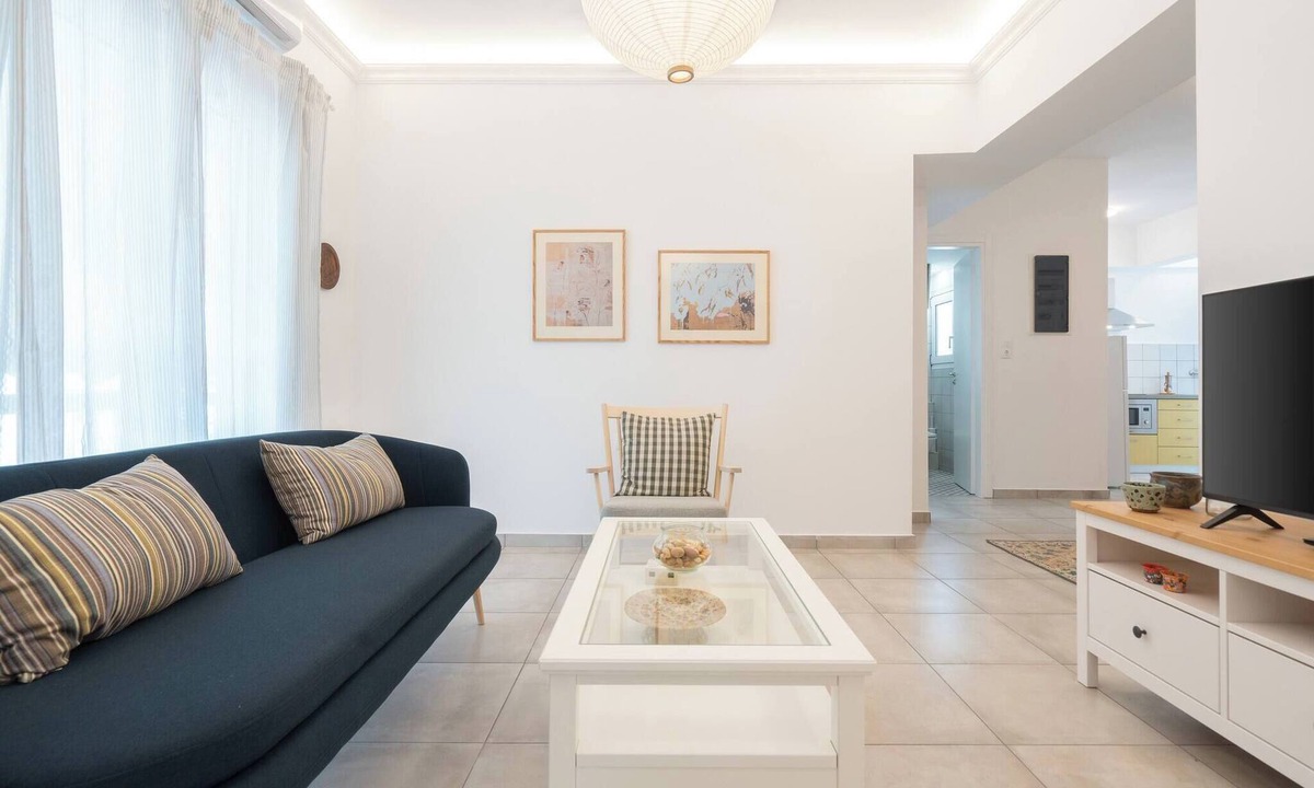 Kinosargous Apartment | Bright 2BR Apartment By Metro Near Acropolis