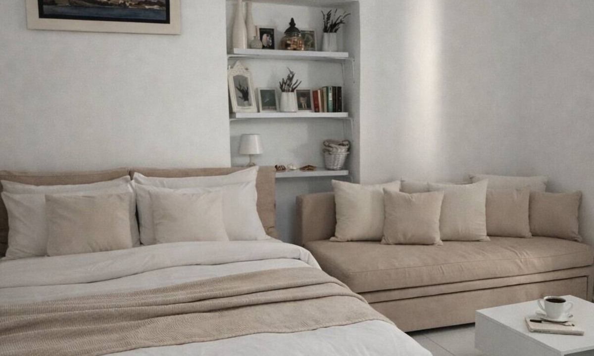Ermoupoli House | Bright Authentic Cycladic Home, Walk to Ermoupoli Center