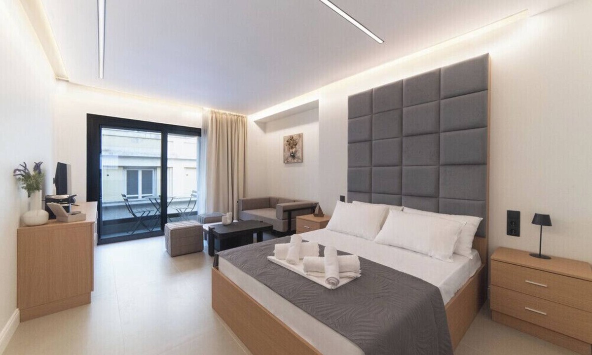 Piraeus Apartment | Bright Living in Pireas. Your serene retreat