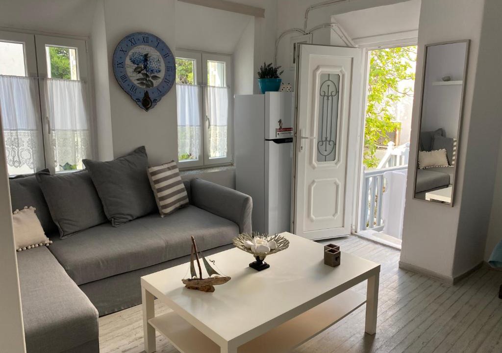 Little Venice Apartment | BUDGET DOWNTOWN APARTMENT- Harma I