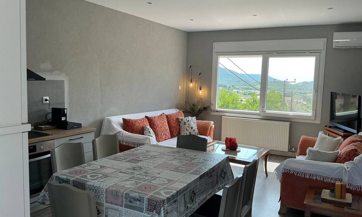 Pangaio House | Casa Di' Rene Country House with Garden and Mountain View