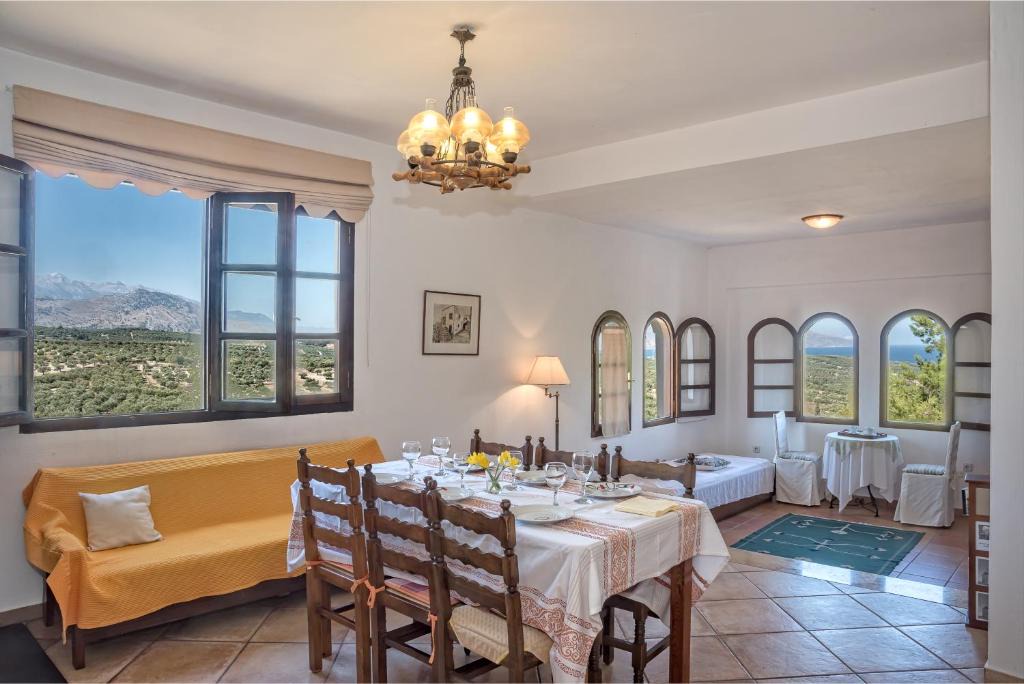 Episkopi House | Charming Country House near Rethymno 5 Minutes from Episkopi Beach