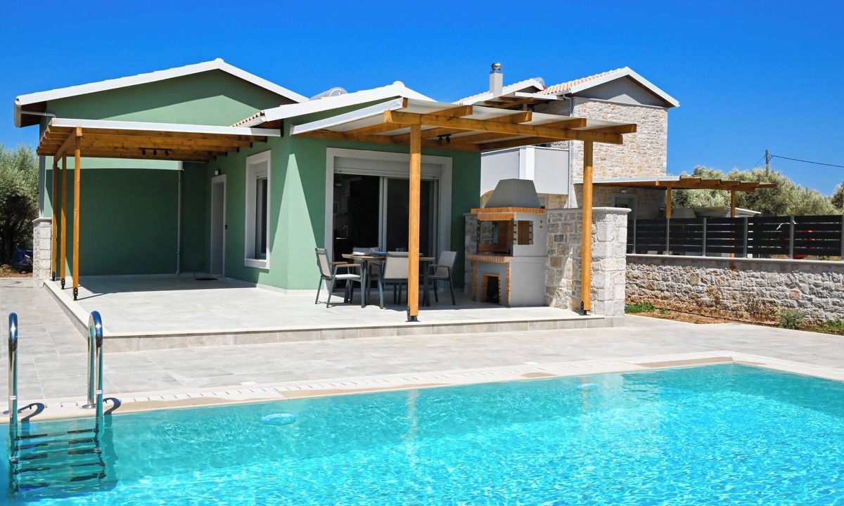 Lefkada Town Villa | Charming Halipoma Laertes Villa close to Lefkada town & Ai Giannis beach