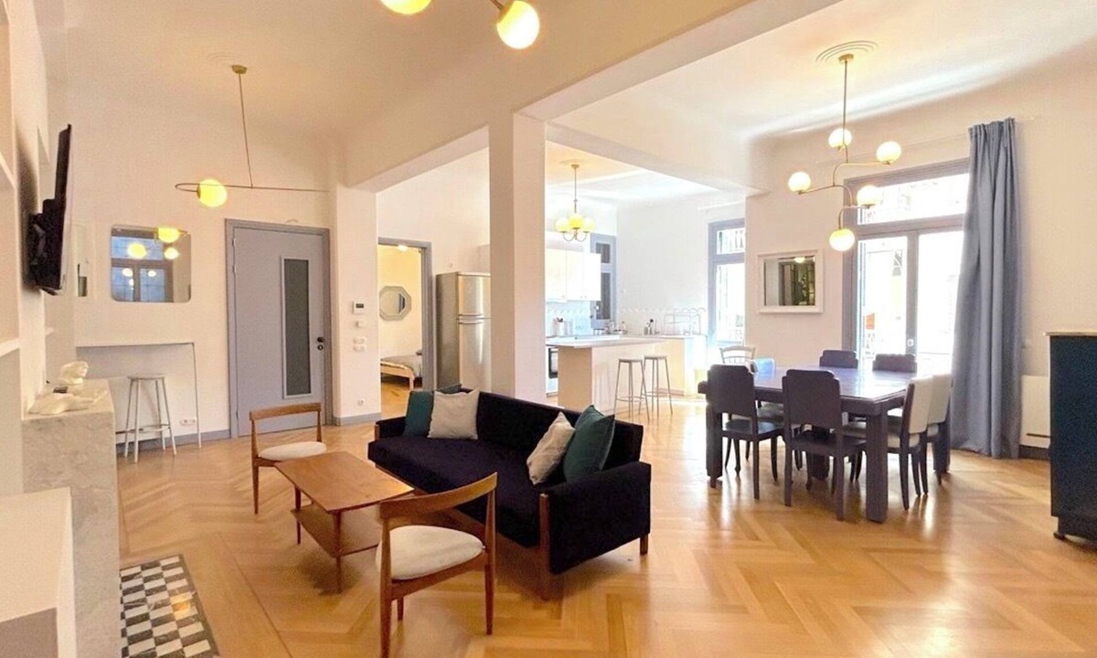 Piraeus Apartment | Chic 5BR Seaside Pasalimani Apt Next to Marina Zea