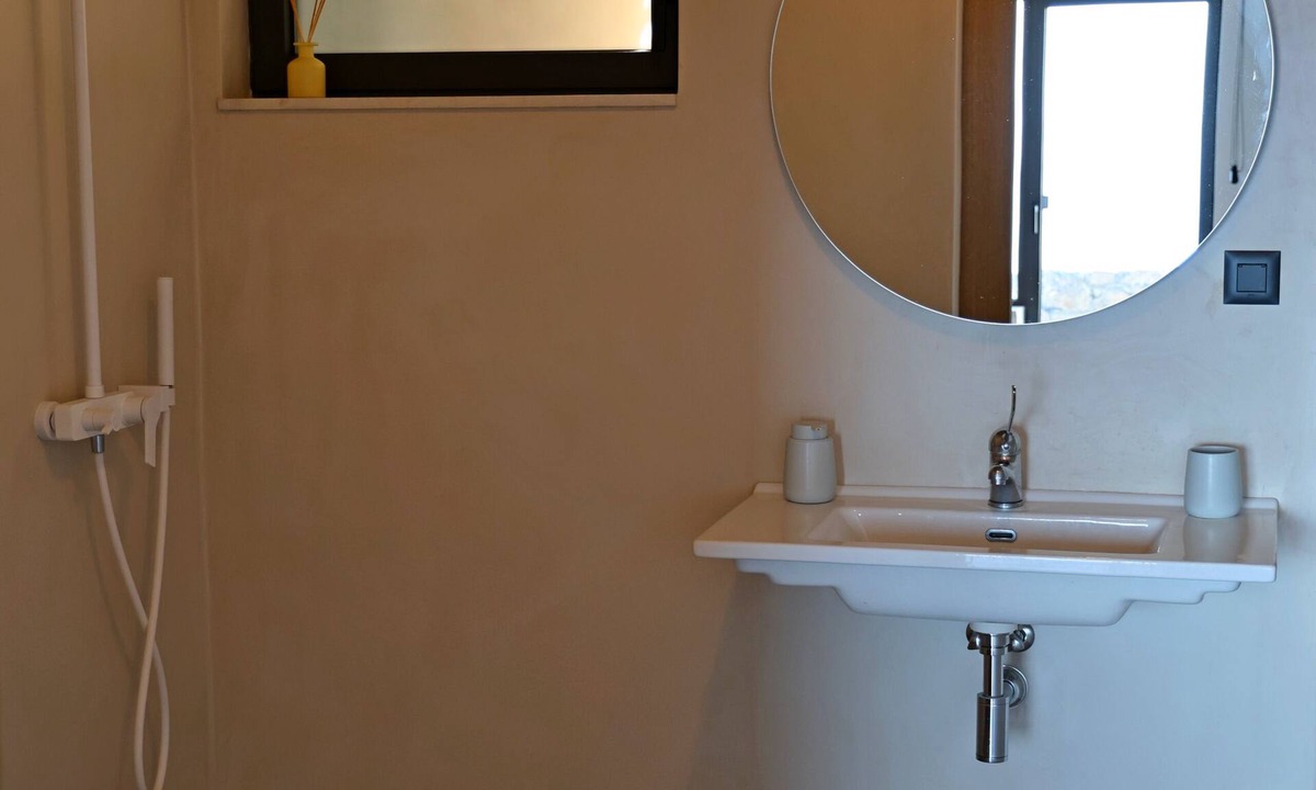 Sitia Apartment | Comfortbnb- Theasis open plan suite, Sitia