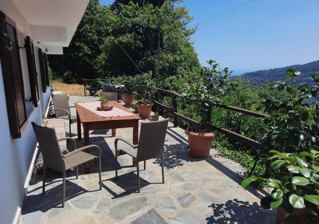 Kissos House | Cottage with a view of Kissos
