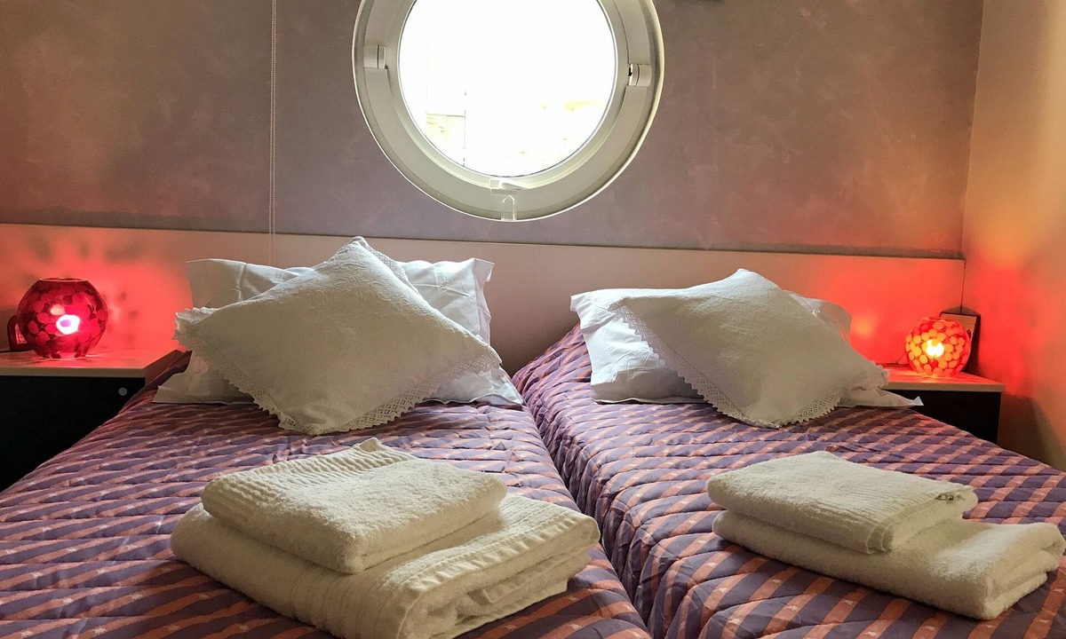 Chalandri Apartment | Cozy 2 bedroom flat in off the center