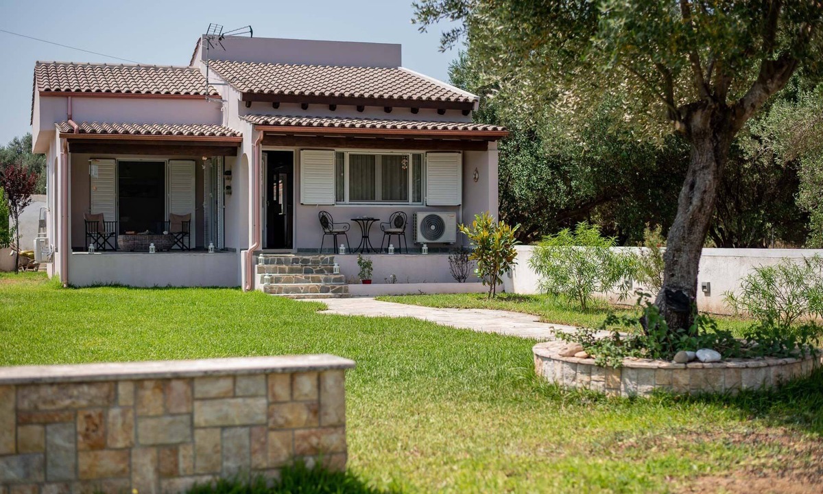 Ntomata Villa | Cute 2 bedroom villa in Svoronata, Kefalonia for your cozy and relaxing holiday