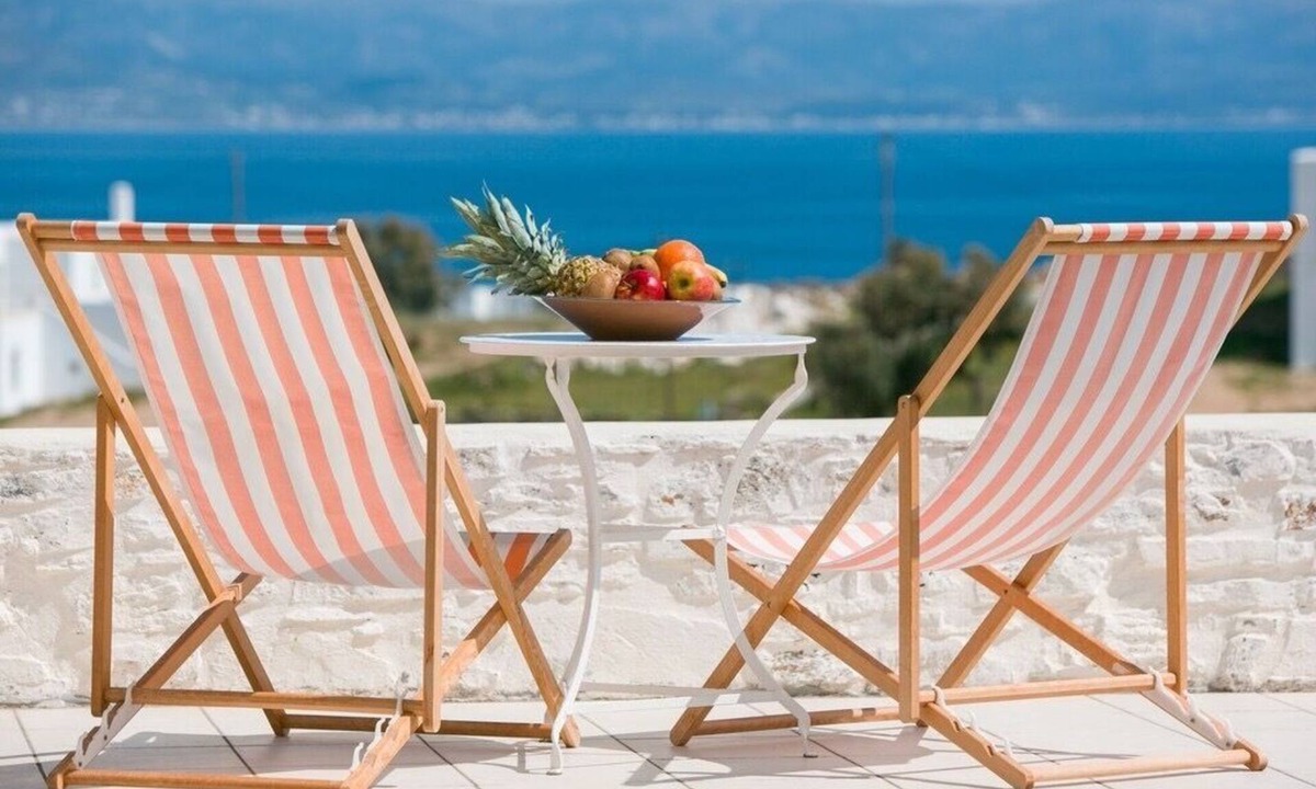 Logaras Condo | Cycladic Aegean house, breathtaking sea view, 5 min. from beaches.