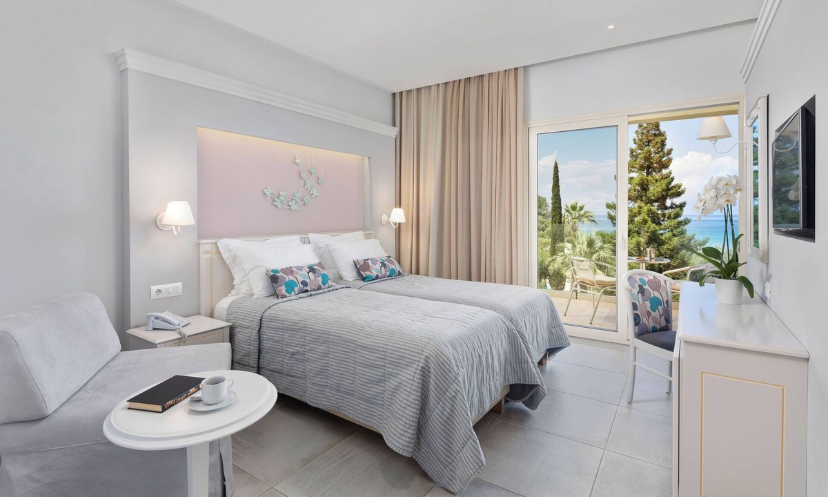 Moraitika Hotel | Delfinia Hotel