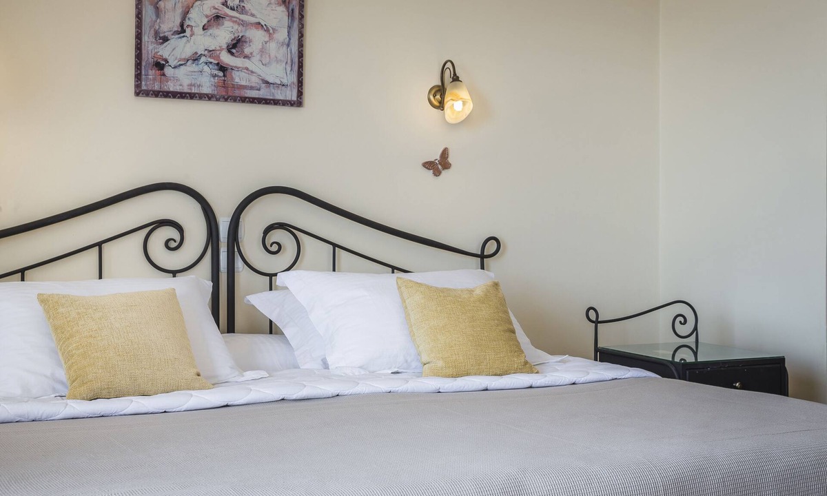 Leivathos Hotel | Dianas Studios