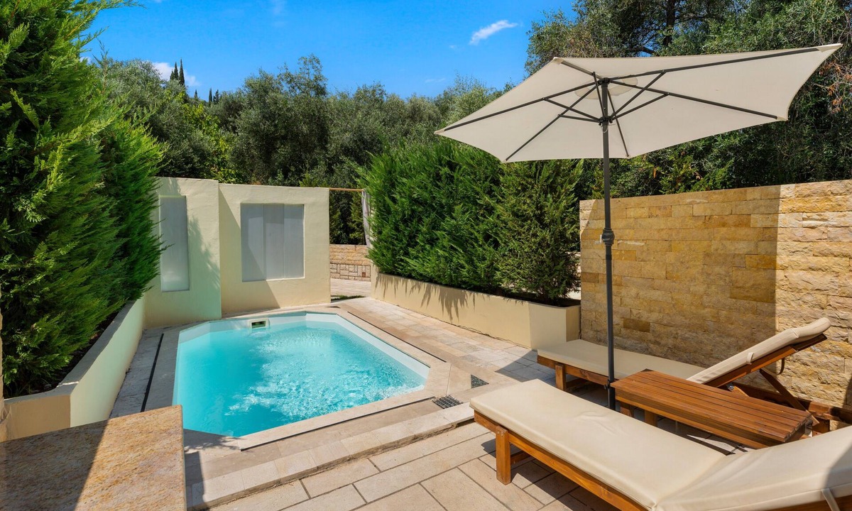 Agios Gordios Apartment | Doliva Chris Apartment with Private Pool, Mountain View, Wi-Fi and Air Conditioning
