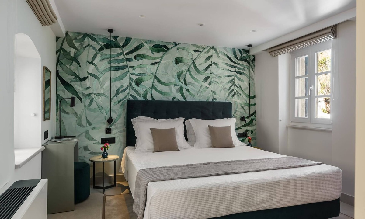 Old Town House | Executive Suite Cantons View