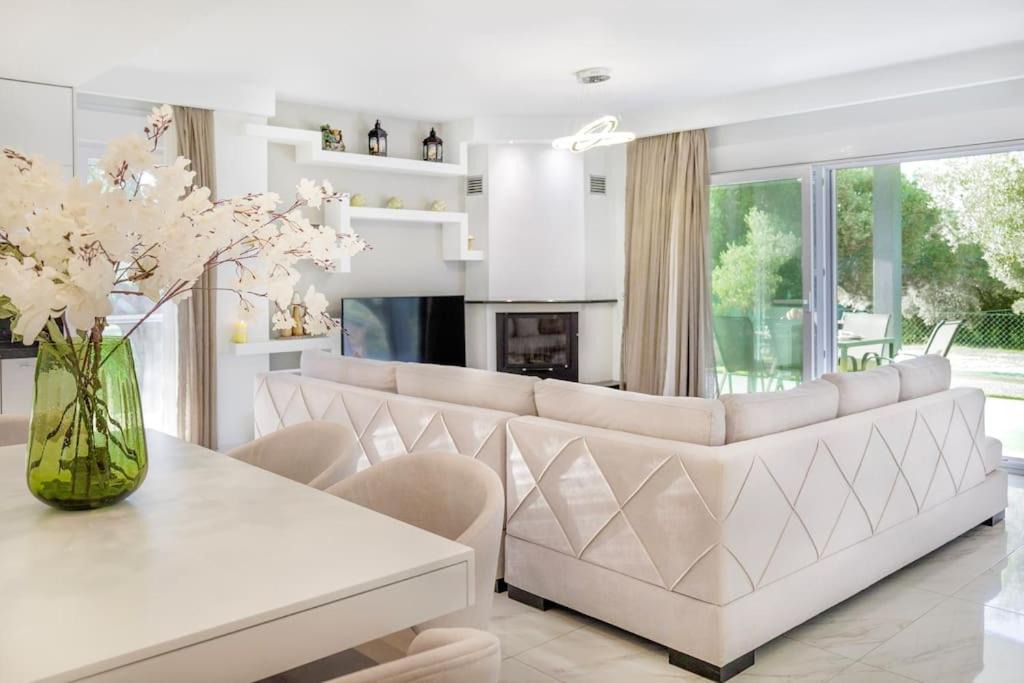 Pefkochori Villa | Garden House Villa
