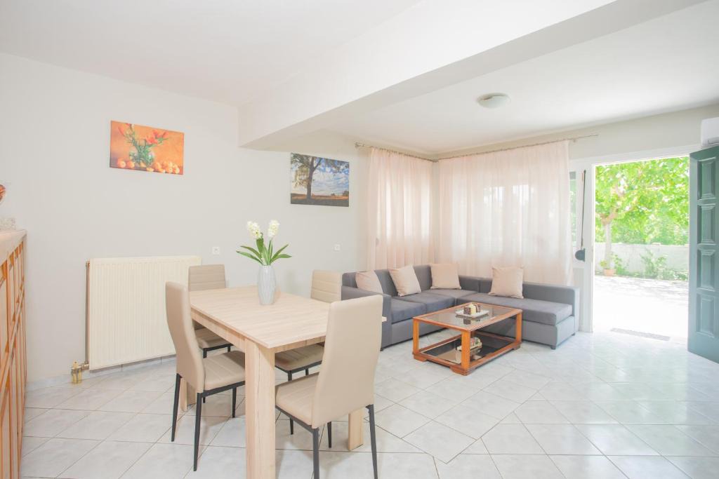 Marantochori Apartment | GIANΝS HOME