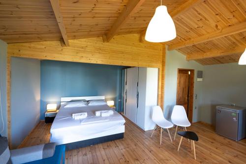 Nidri Ski Chalet | Golden Sun Bungalows