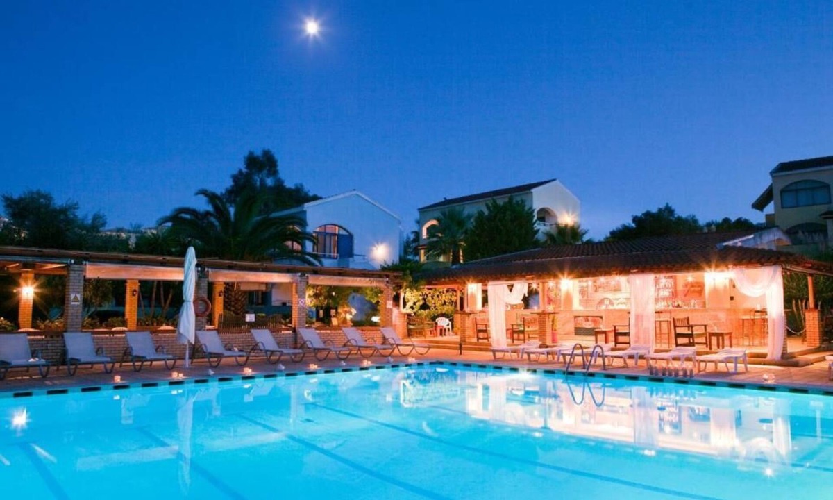 Tzavros Apartment | Govino Bay - Luxury Suite