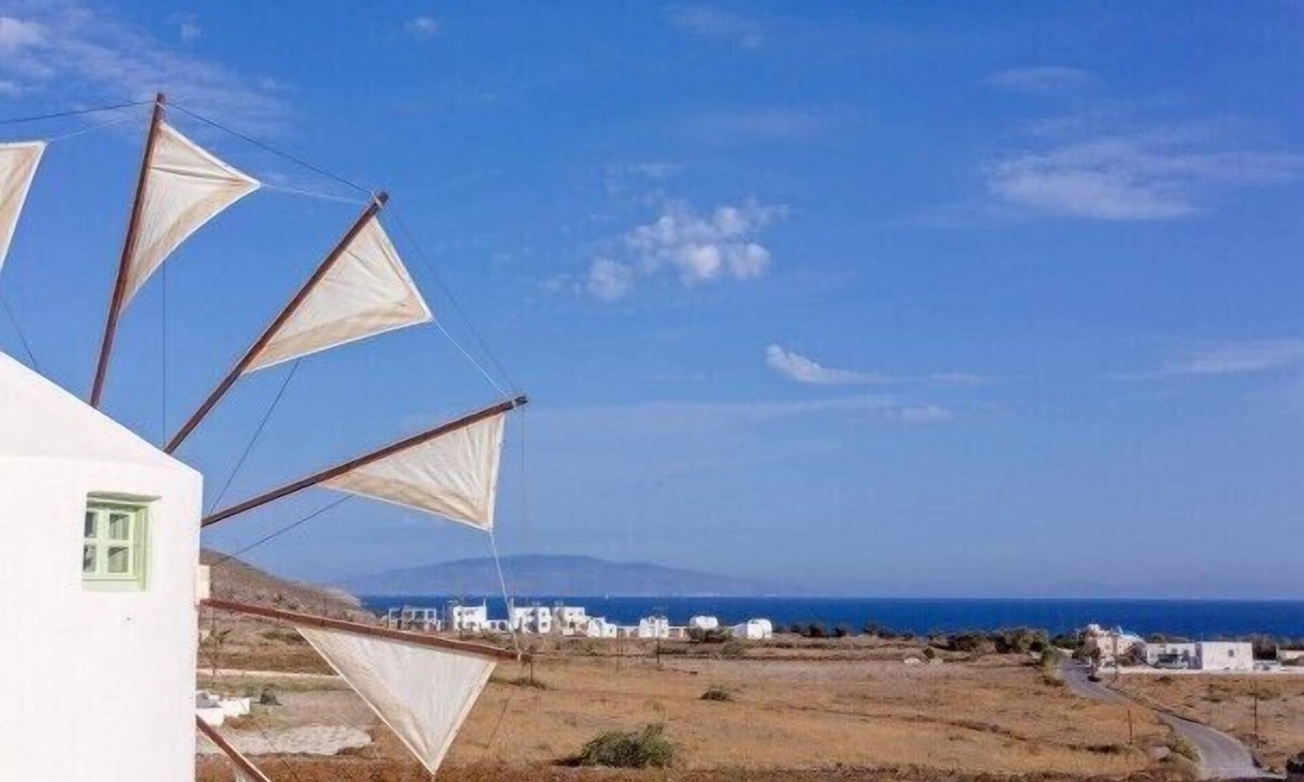 Imerovigli Villa | Green Windmill Villa