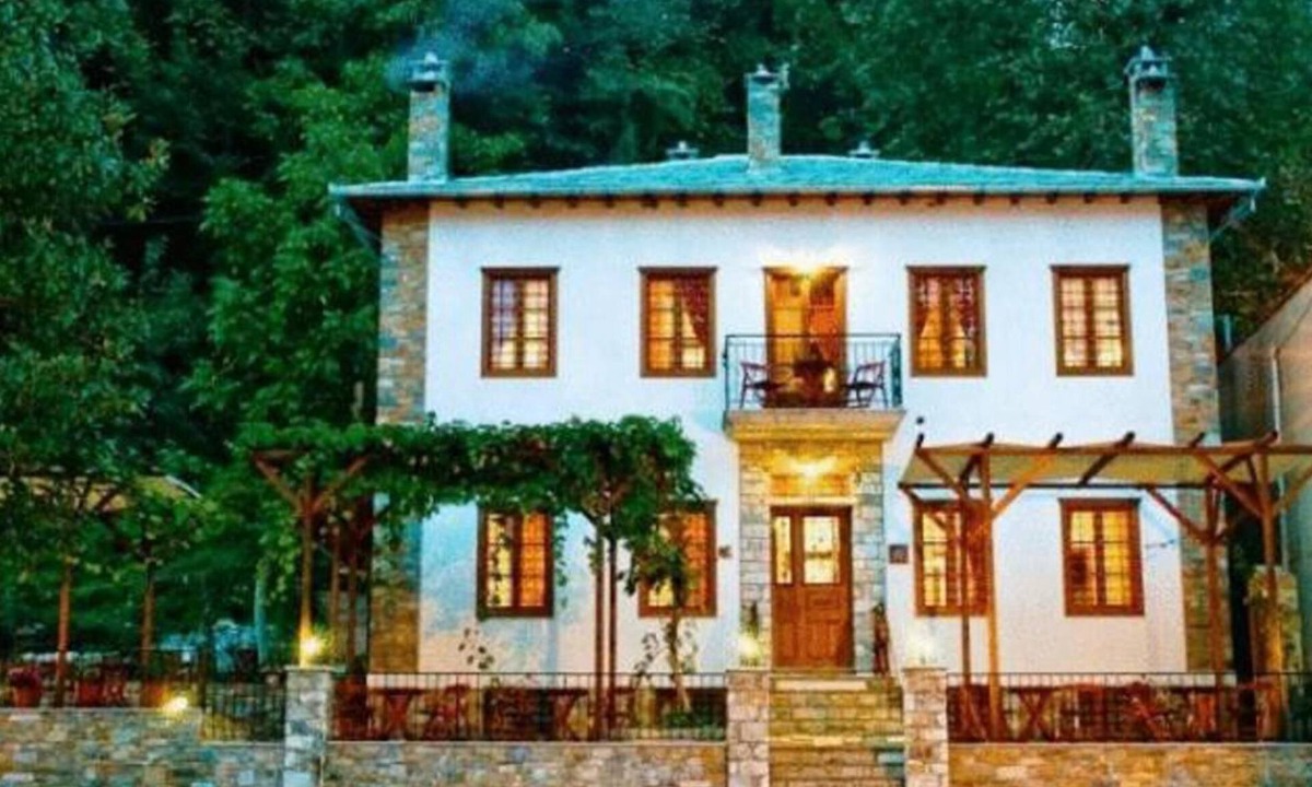 Kissos House | Heliodora Superior Triple Room 5