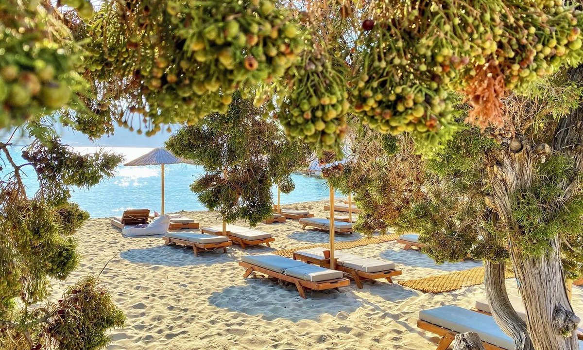 Menetai Hotel | Helios Beach Hotel & Bungalows